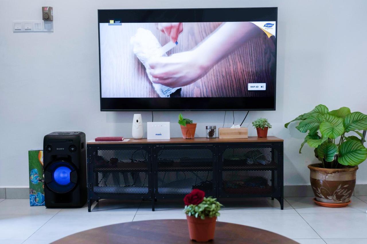 Comfy Sofy 21- Backyard Garden- Night Market Area คาเมรอนไฮแลนด์ ภายนอก รูปภาพ